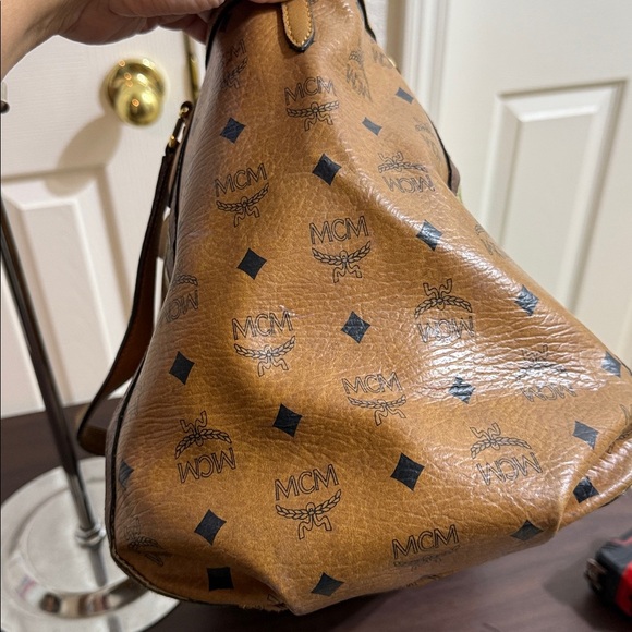 MCM Shoulder Bag with zipper - Picture 4 of 7